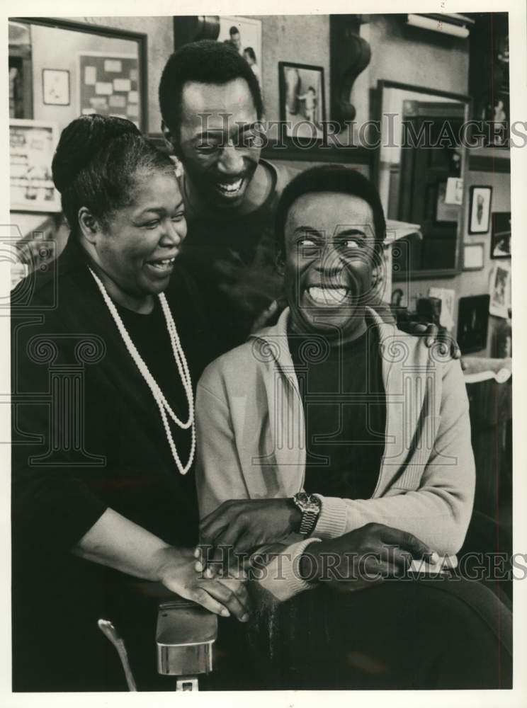 1973 Press Photo Actors Theresa Merritt, Theodore Wilson, and Godfrey Cambridge- Historic Images