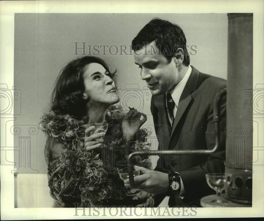 1969 Press Photo Ruth Buzzi, Rich Little on &quot;The John Davidson Show&quot; - hcp35980- Historic Images