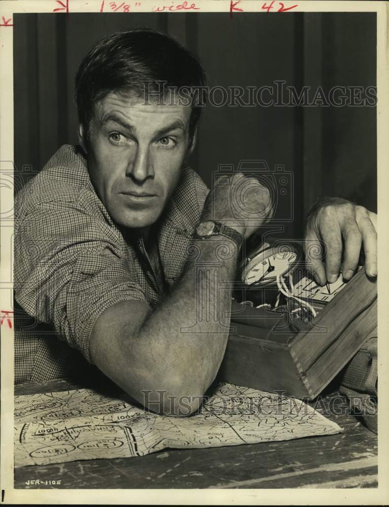 1966 Press Photo Actor Don Francks in Film Scene - hcp46754- Historic Images