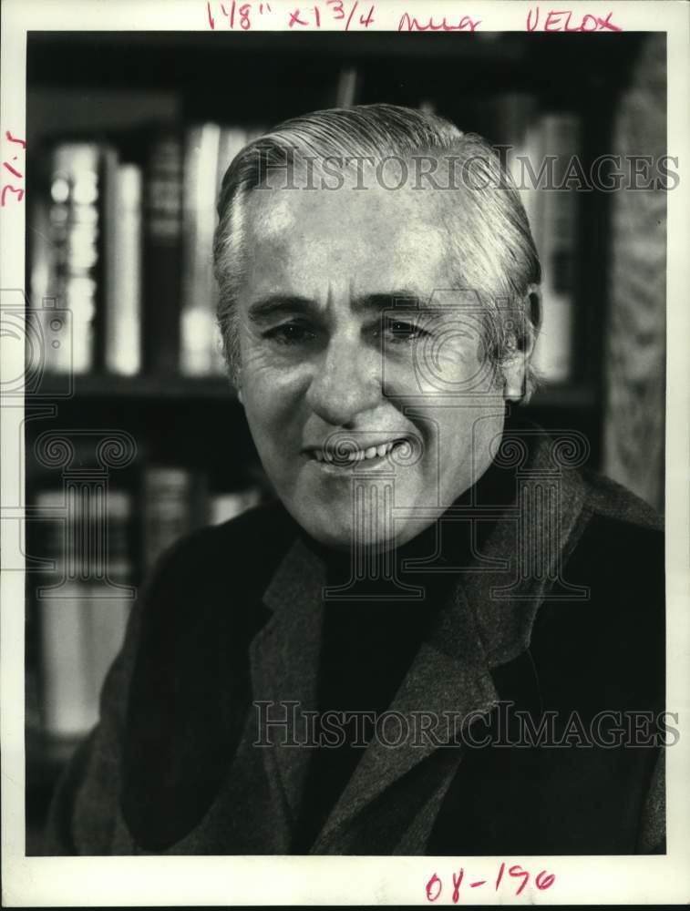 1976 Press Photo Sportscaster Curt Gowdy - hcp47948- Historic Images