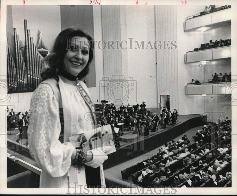 1973 Press Photo Conductor Lawrence Foster's Wife Angela Foster, Kennedy Center- Historic Images