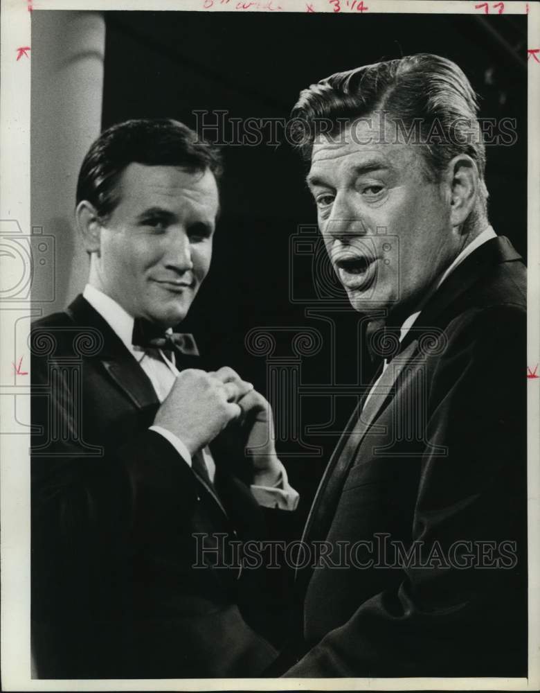 1966 Press Photo Arthur Godfrey with host on &quot;The Roger Miller Show&quot; - hcp52204- Historic Images