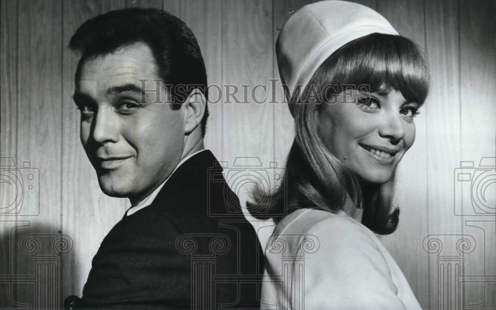 Press Photo Actors Patricia Harty, Michael Callan in &quot;Occasional Wife&quot;- Historic Images