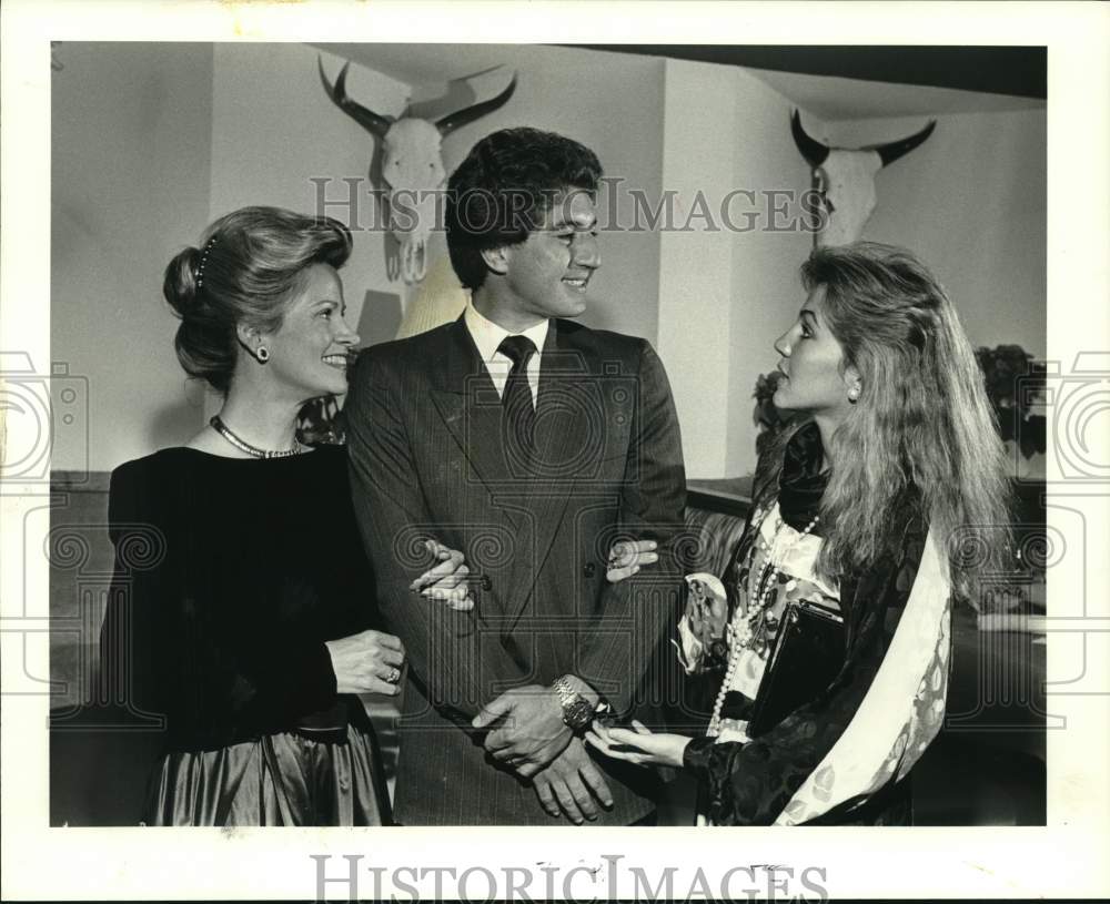 1984 Press Photo Bullfighter Jorge Hernandez &amp; Wife Lucia at Louise Girard Party- Historic Images