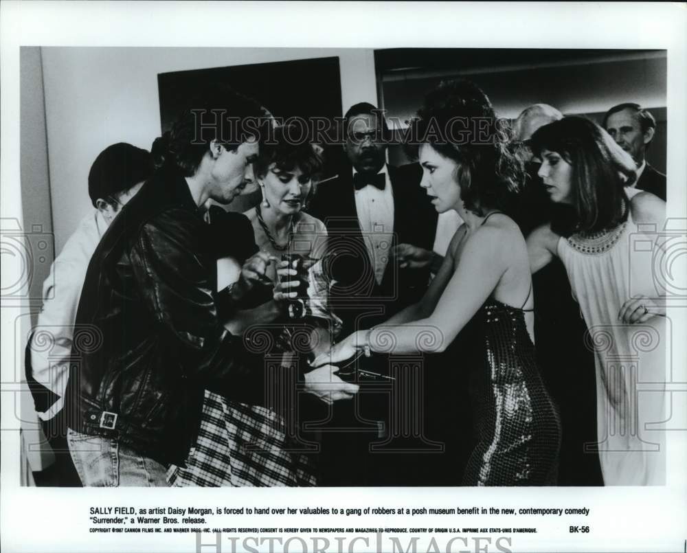 1987 Press Photo Actress Sally Field in Scene from &quot;Surrender&quot; - hcp59936- Historic Images