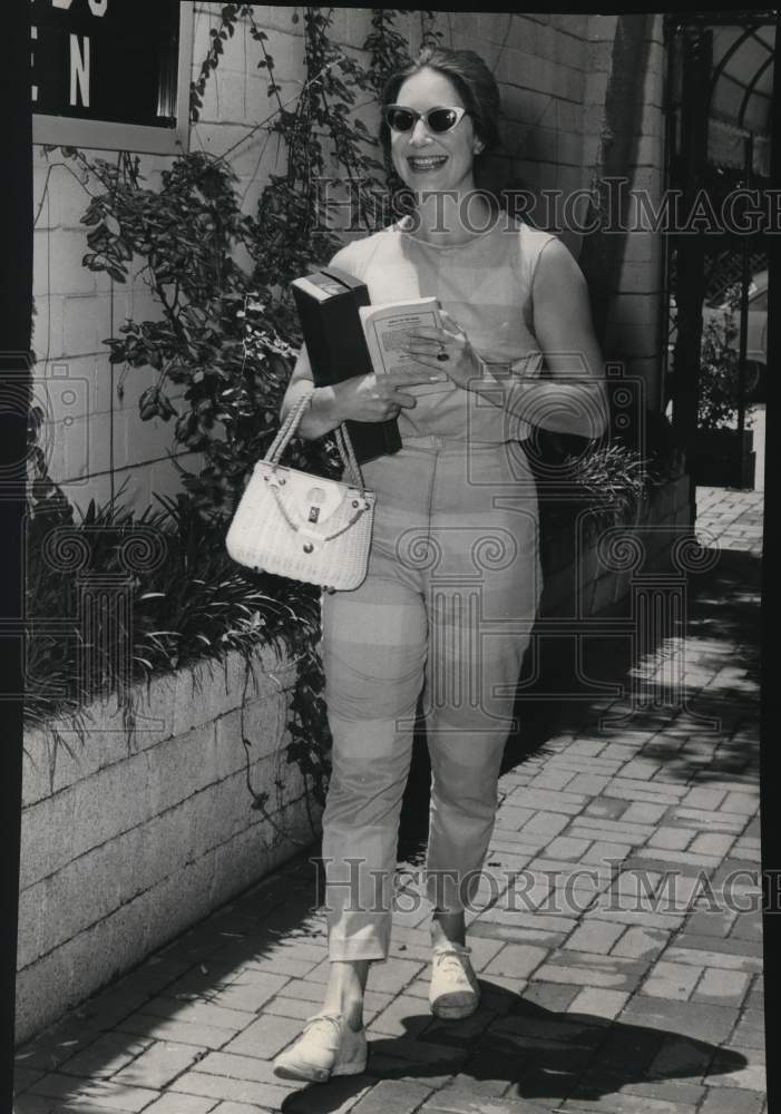 1962 Press Photo Actress Bella Jarrett - hcp60932
