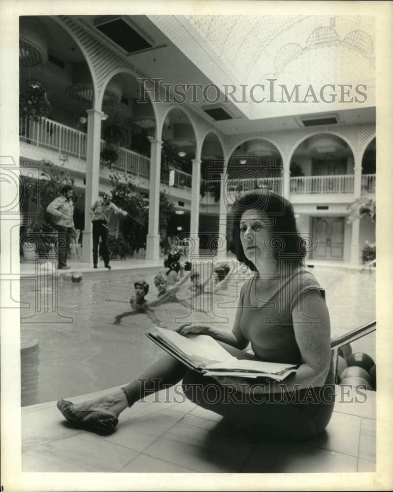 1974 Press Photo NBC News producer Lucy Jarvis at The Greenhouse in Dallas.- Historic Images