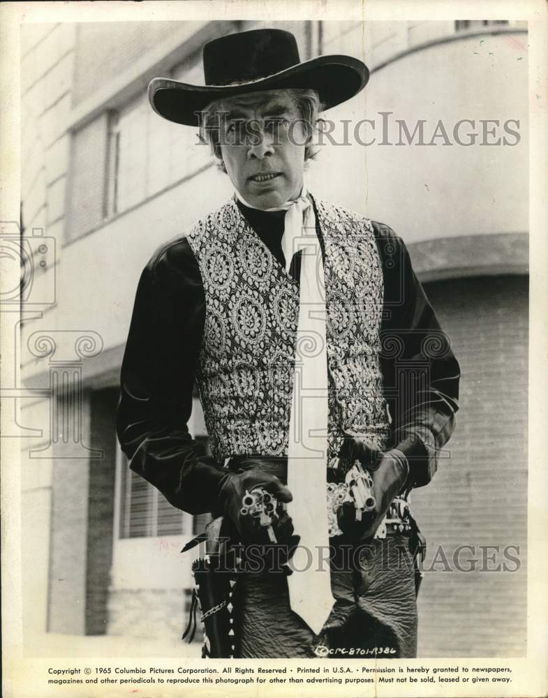 1965 Press Photo Actor Lee Marvin in &quot;Cat Ballou&quot; - hcp70181- Historic Images