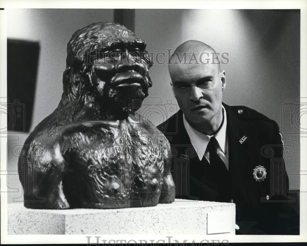 1987 Press Photo Actor Richard Moll on &quot;Night Court&quot; - hcp74019- Historic Images