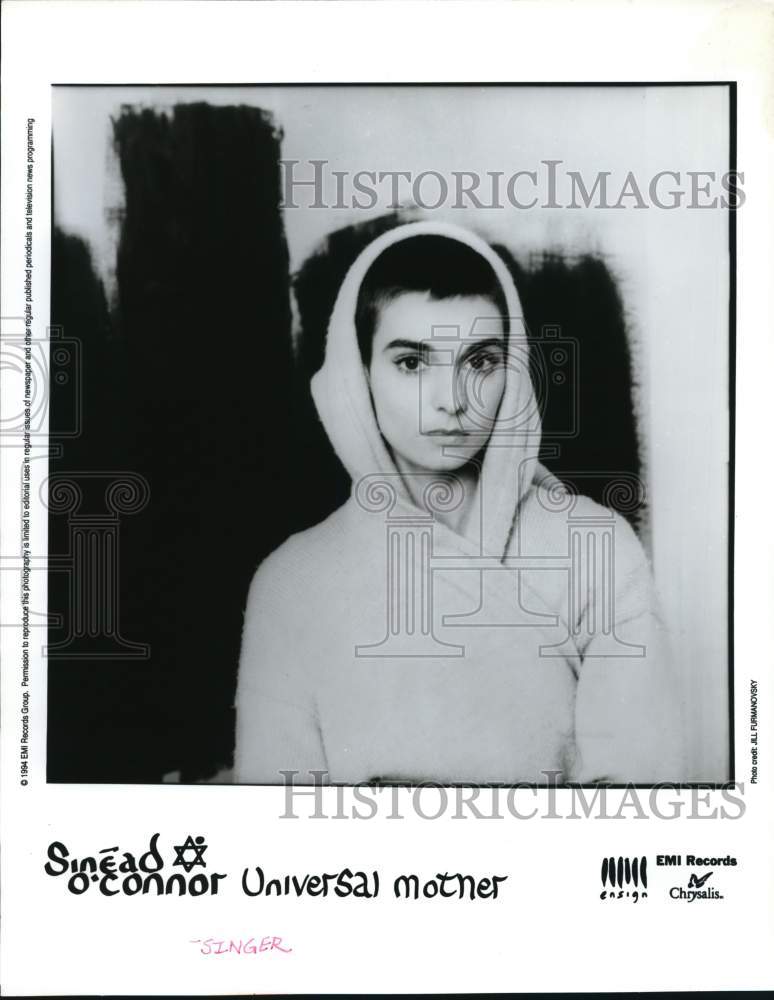 1994 Press Photo Singer Sinead O&#39;Connor. - hcp74657- Historic Images