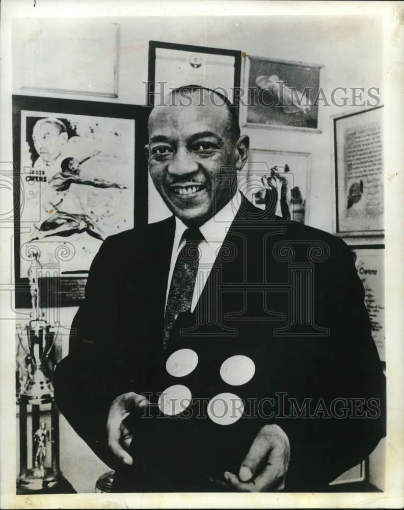 1968 Press Photo Track Athlete Jesse Owens - hcp76544- Historic Images