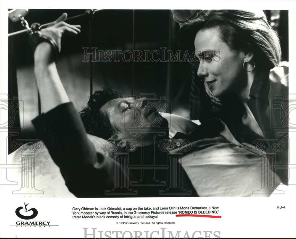 1993 Press Photo Gary Oldman and Lena Olin in a scene from "Romeo Is Bleeding"
