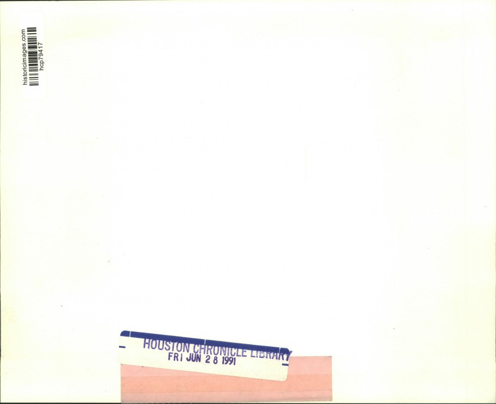 1991 Press Photo Kevin Costner escapes in "Robin Hood: Prince of Thieves"