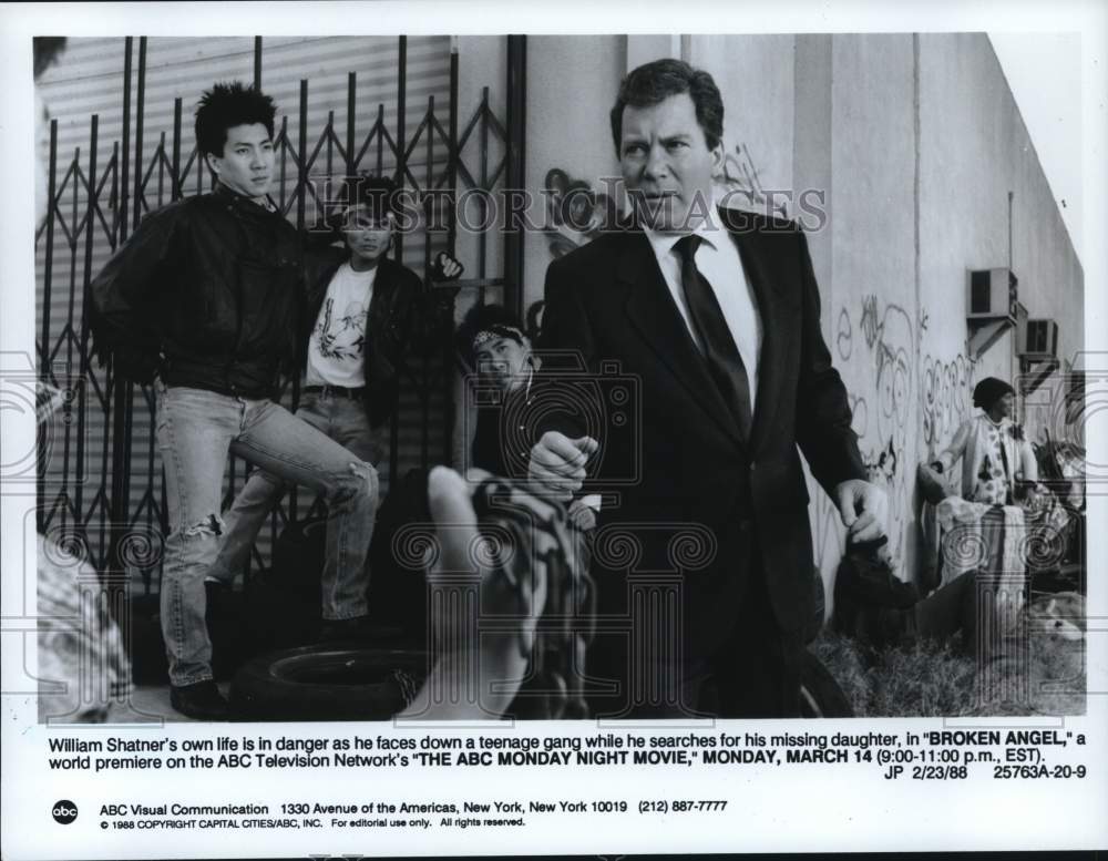 1988 Press Photo William Shatner searches for his daughter in "Broken Angel"
