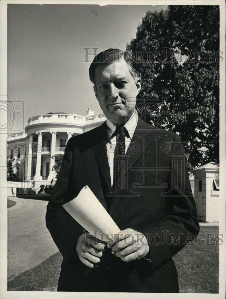 1962 Press Photo NBC news correspondent Ray Scherer in &quot;This is NBC News.&quot;