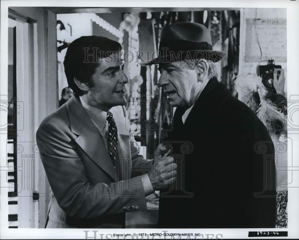 1975 Press Photo MGM Movie Scene with Walter Matthau - hcp83001- Historic Images