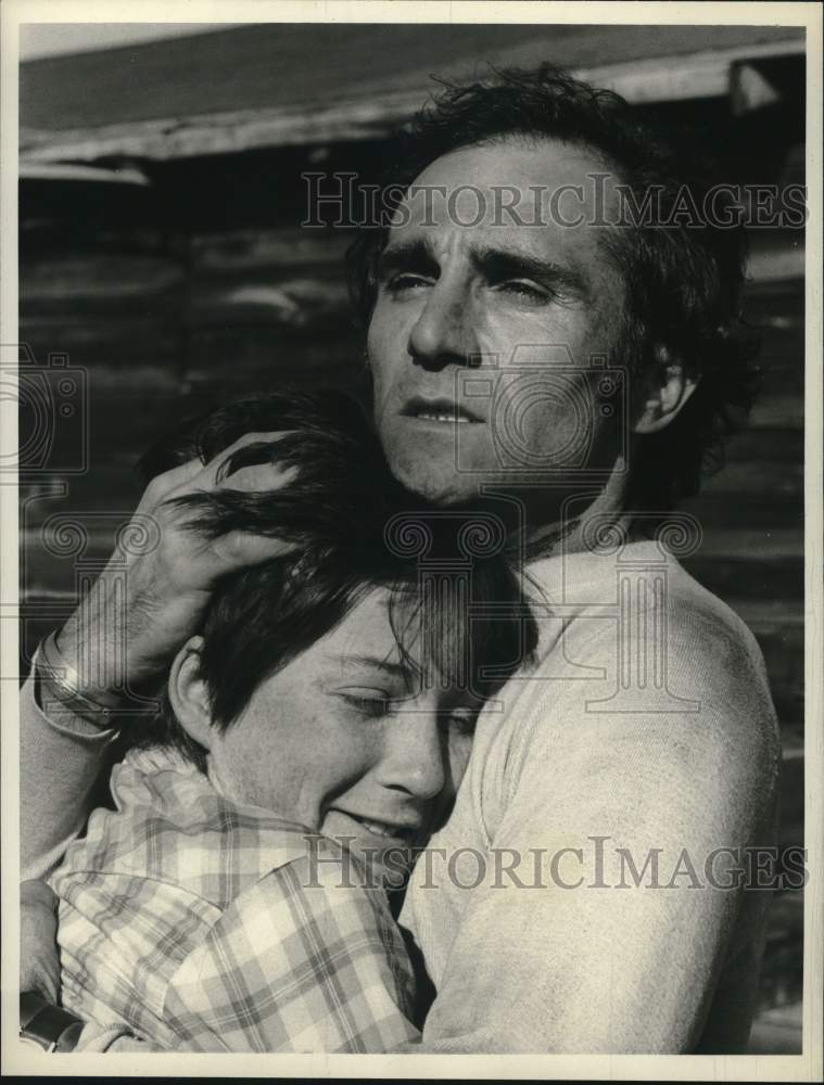 1977 Press Photo Actor Tony Lo Bianco, Will Darrow McMillan in &quot;Goldenrod&quot;- Historic Images