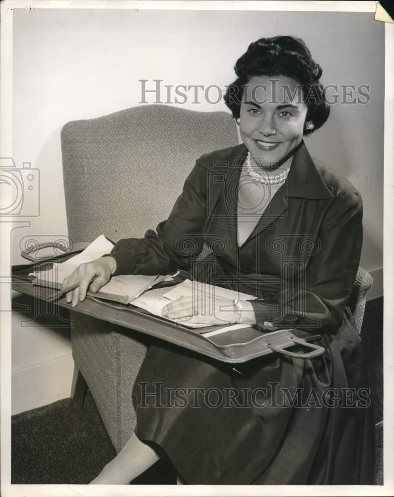 Press Photo Writer Ann Landers - hcp94313- Historic Images