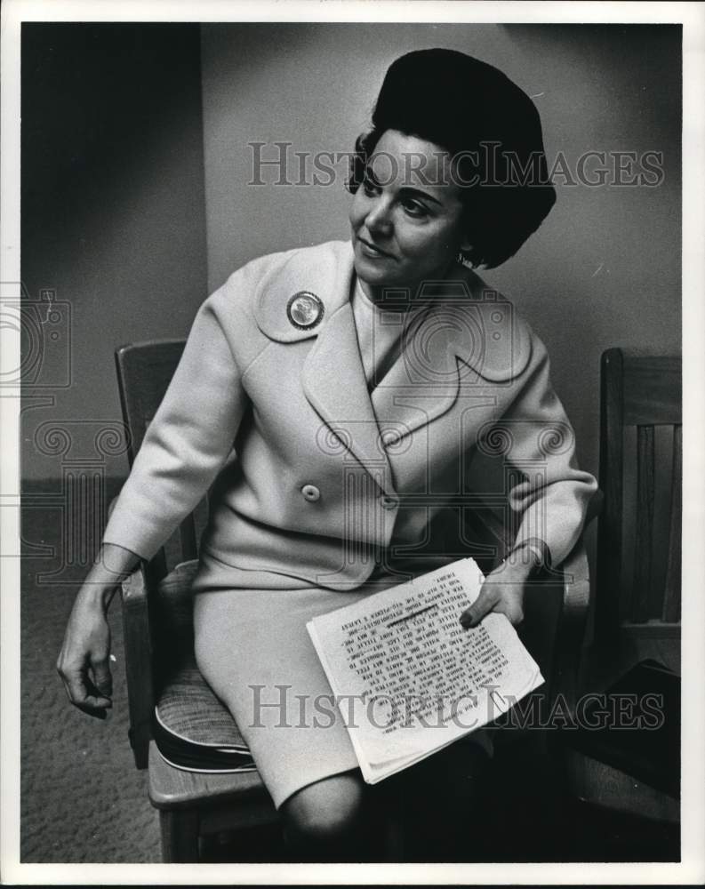 1966 Press Photo Columnist Ann Landers - hcp94340