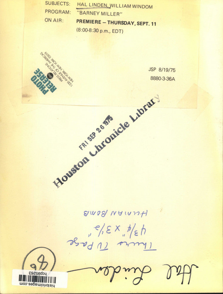 1975 Press Photo Actor Hal Linden, William Windom in "Barney Miller" ABC Series