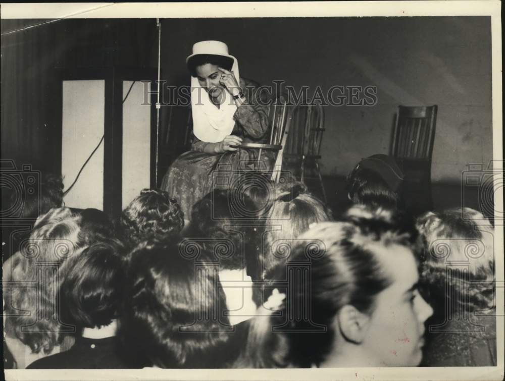 1959 Press Photo Houston Chronicle Columnist Ann Landers in Crowd - hcp96295- Historic Images