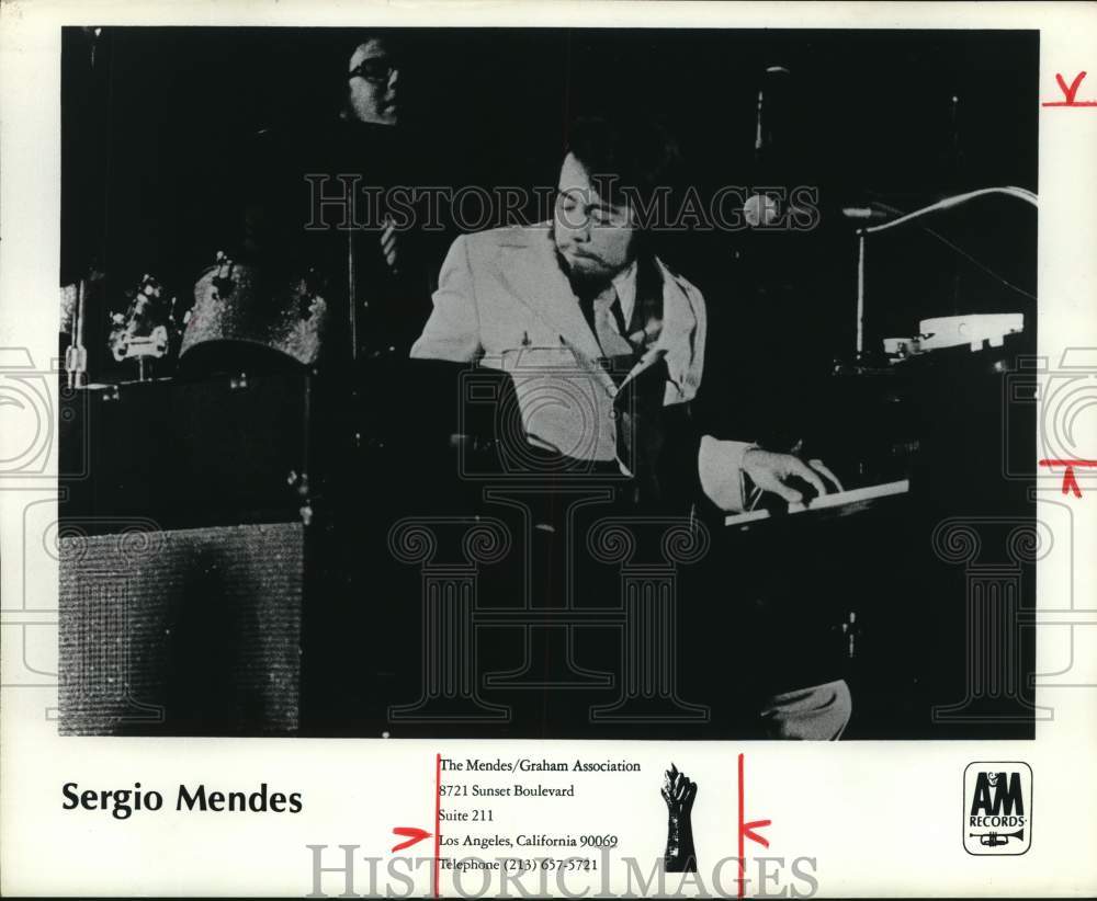 1972 Press Photo Musician Sergio Mendes &amp; Brasil 77 - hcp99521- Historic Images