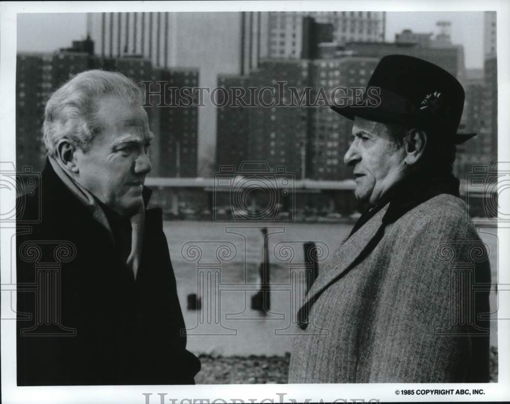 1985 Press Photo Actors Eli Wallach, Kenneth McMillan in &quot;Our Family Honor&quot;- Historic Images