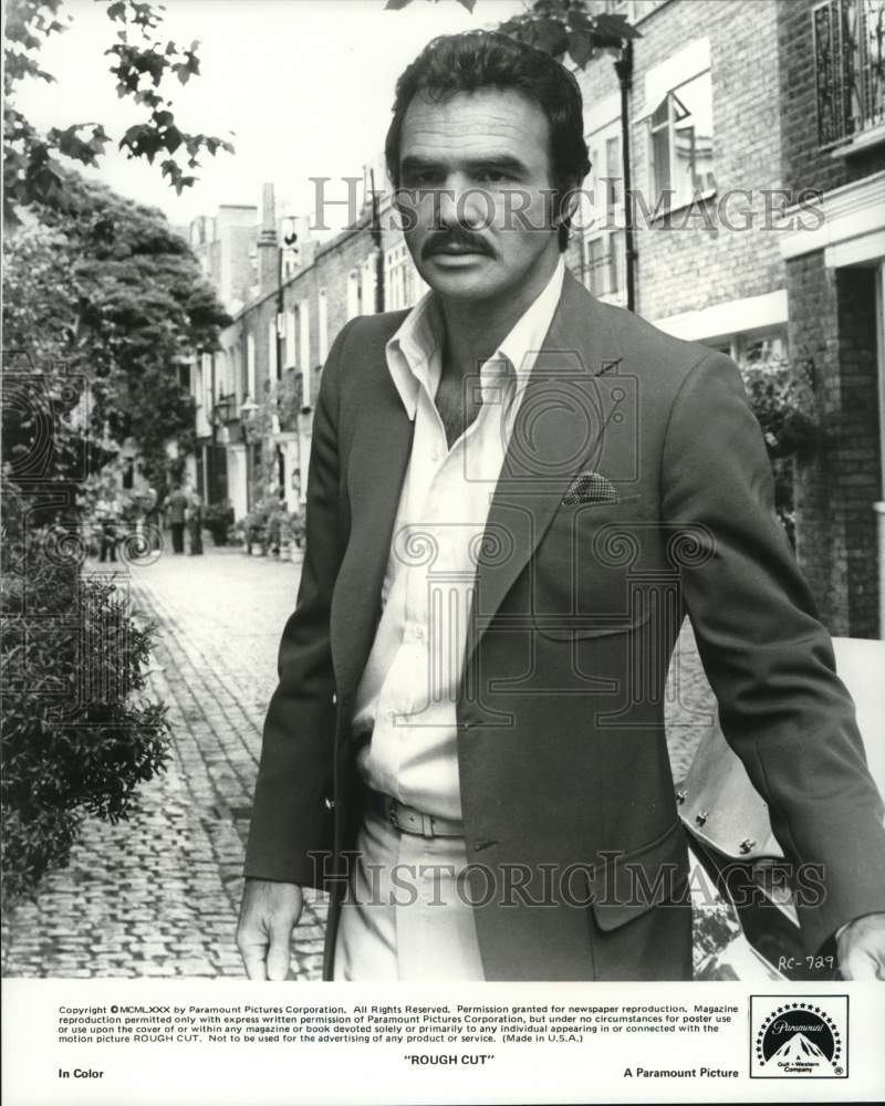 Press Photo Burt Reynolds Stars as a Gentleman Thief in &quot;Rough Cut&quot; - hcq07316- Historic Images