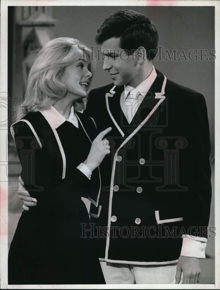 1968 Press Photo Joey Heatherton in a scene with Frank Sinatra, Jr. - hcq07389- Historic Images