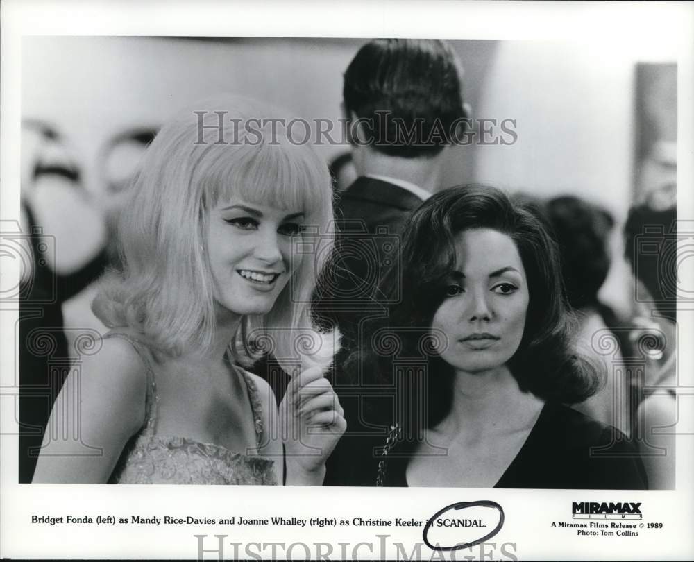 1989 Press Photo Bridget Fonda and Joanne Whalley star in film &quot;Scandal&quot;- Historic Images