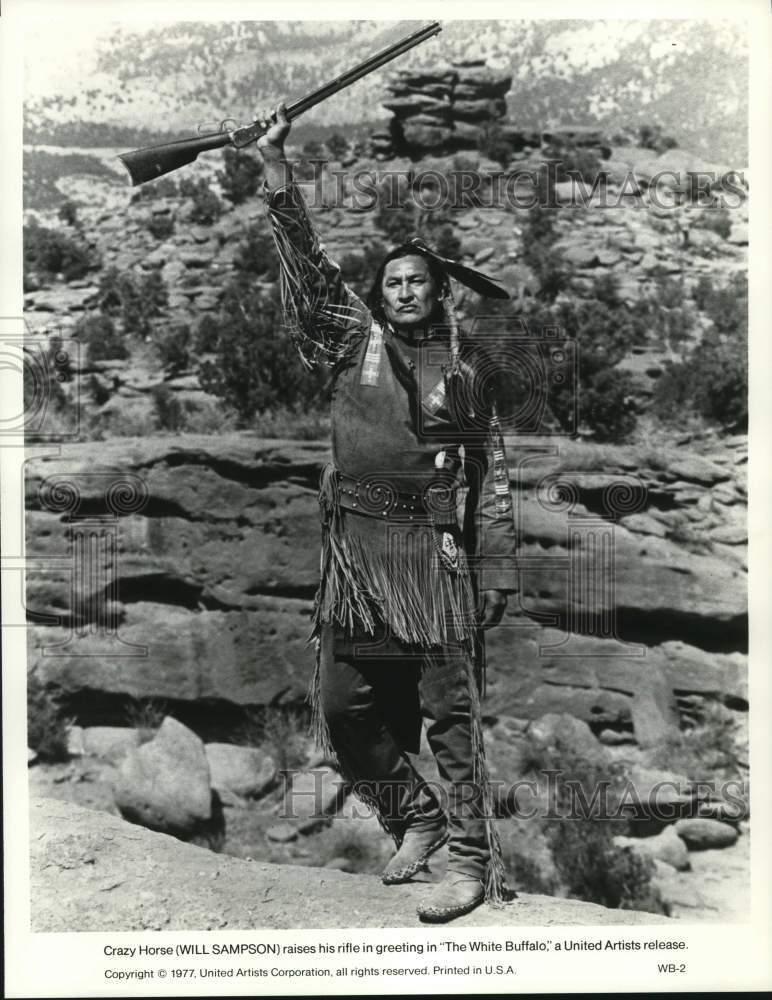 1977 Press Photo Will Sampson stars as Crazy Horse in &quot;The White Buffalo.&quot;- Historic Images