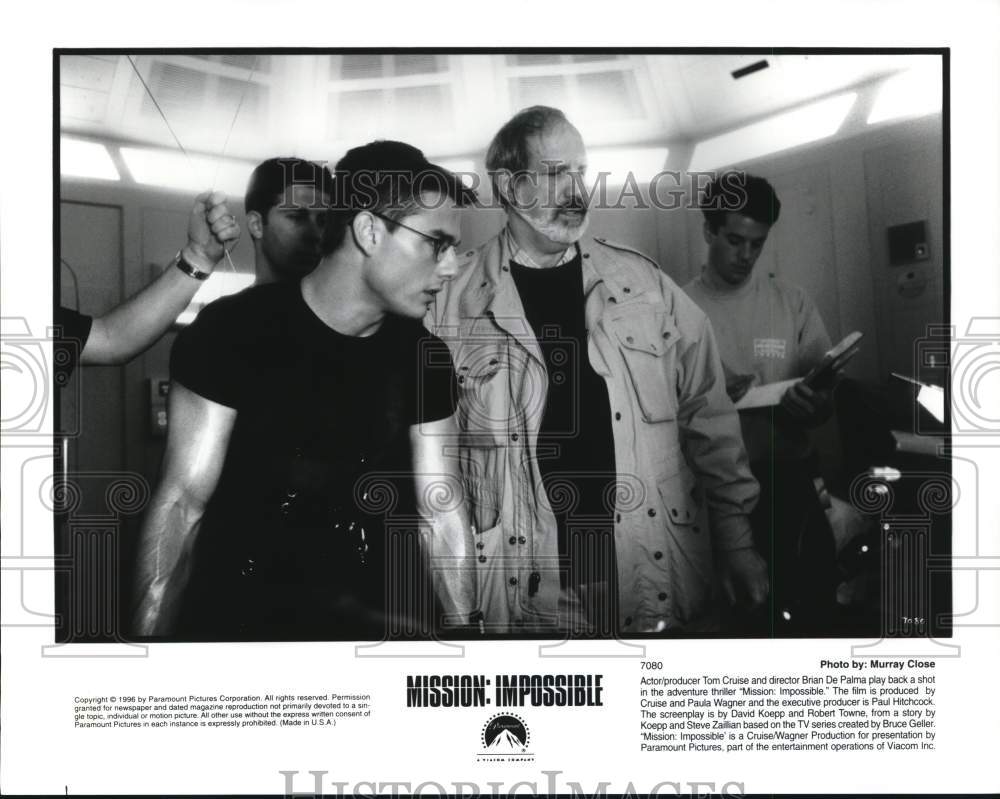 1996 Press Photo &quot;Mission: Impossible&#39;s&quot; Tom Cruise, Brian De Palma Review Shot- Historic Images