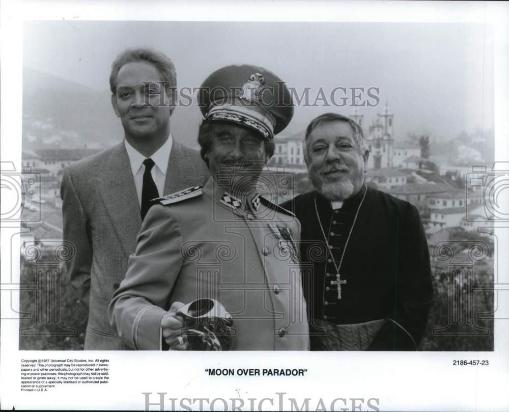 1987 Press Photo "Moon Over Parador" Movie Cast Members - hcq18164