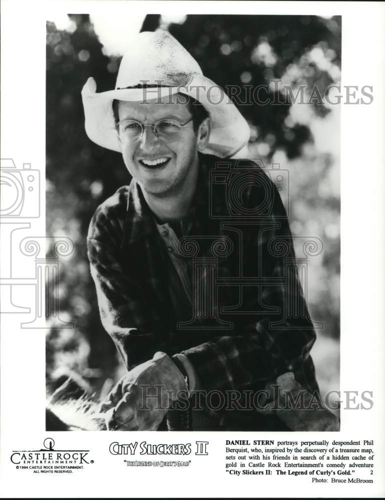 1994 Press Photo Daniel Stern in &quot;City Slickers II: The Legend of Curly&#39;s Gold&quot;- Historic Images