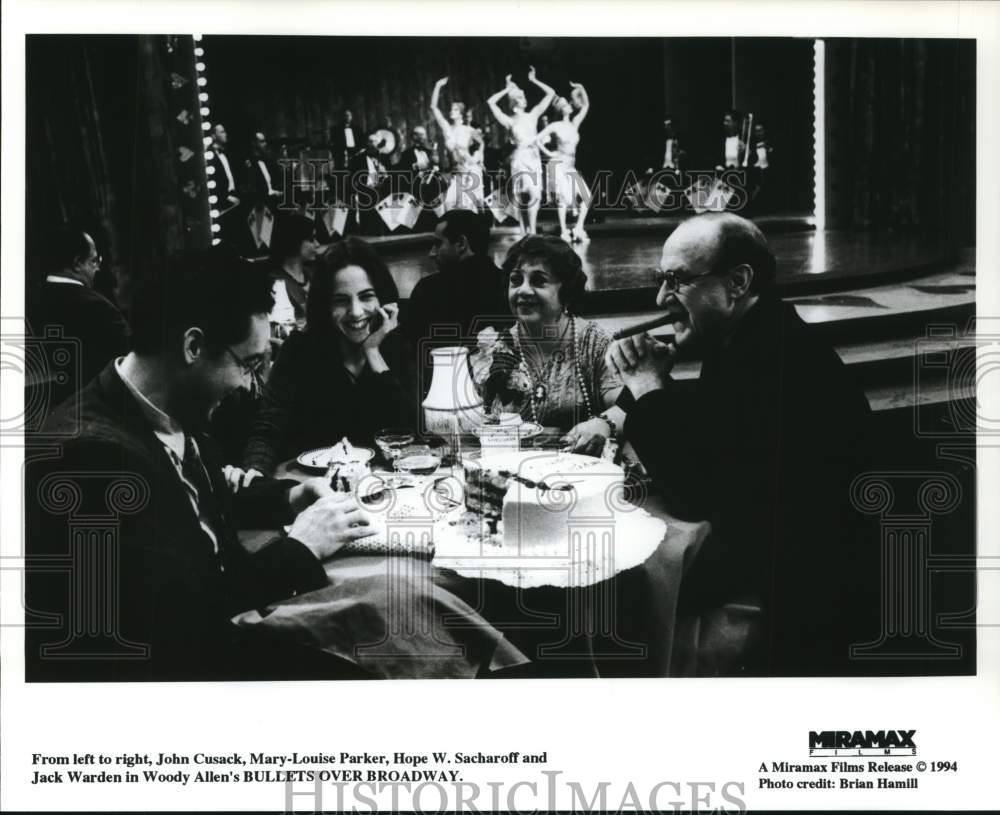 1994 Press Photo &quot;Bullets Over Broadway&quot; Movie Scene - hcq19997- Historic Images