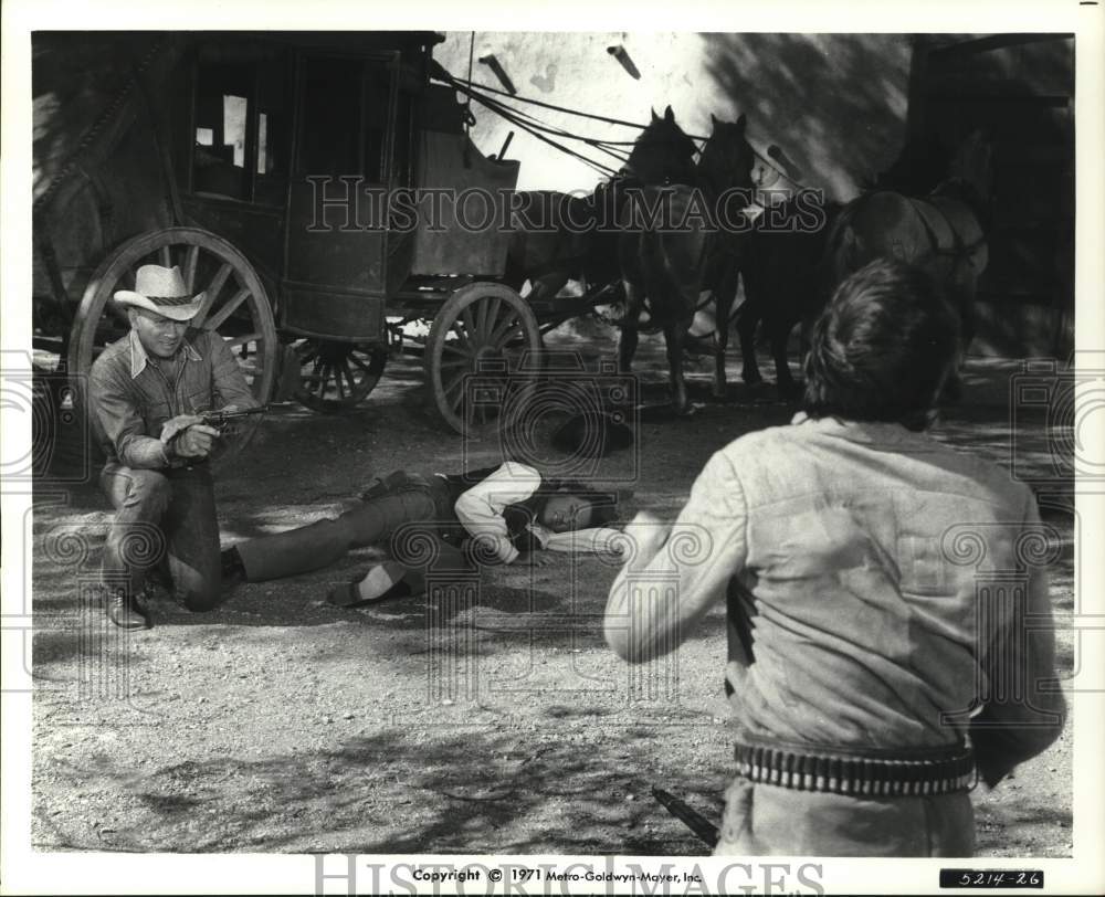 1971 Press Photo Shootout Scene in "Catlow" Movie - hcq30158