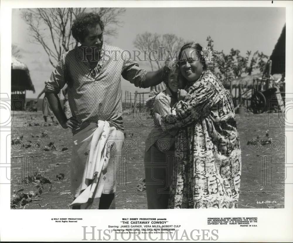 Press Photo The cast in a scene from &quot;The Castaway Cowboy.&quot; - hcq30202- Historic Images