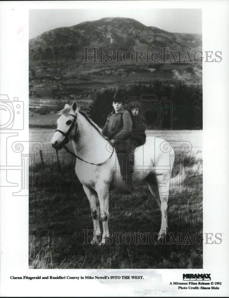 1992 Press Photo Ciaran Fitzgerald &amp; Ruaidhri Conroy in &quot;Into the West&quot; Movie- Historic Images