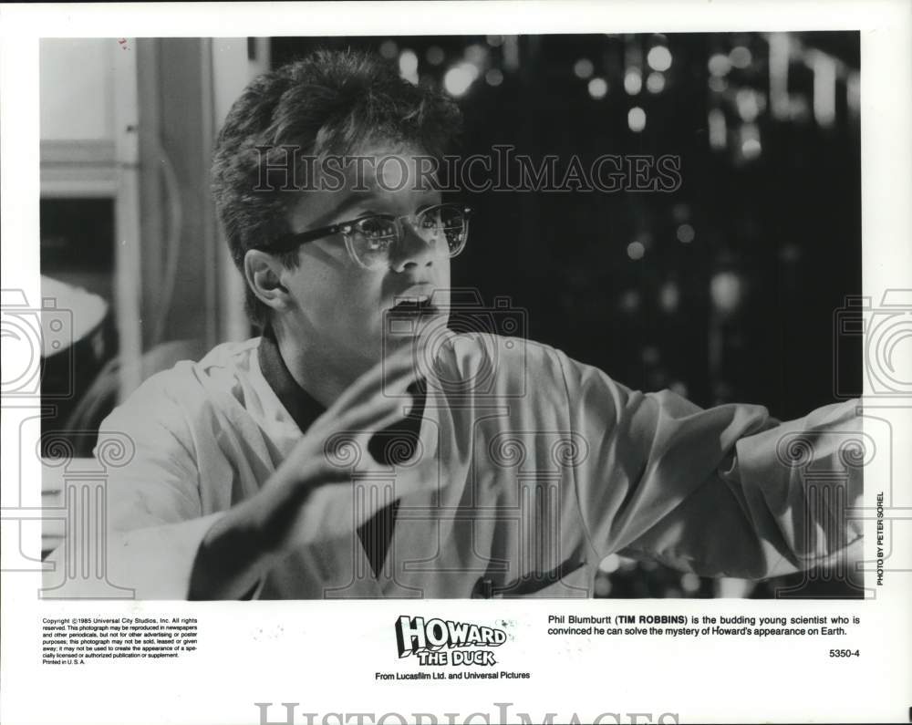 1985 Press Photo Tim Robbins in a scene from &quot;Howard the Duck.&quot; - hcq32426