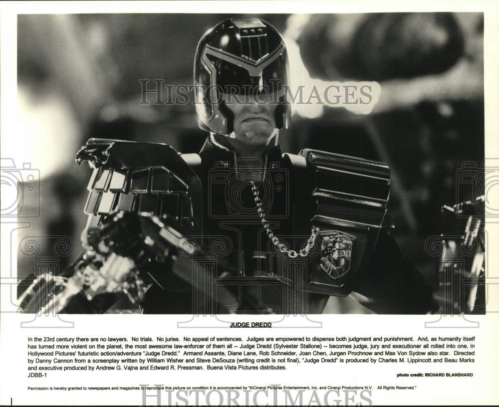 Press Photo Sylvester Stallone in "Judge Dredd" Movie - hcq32904