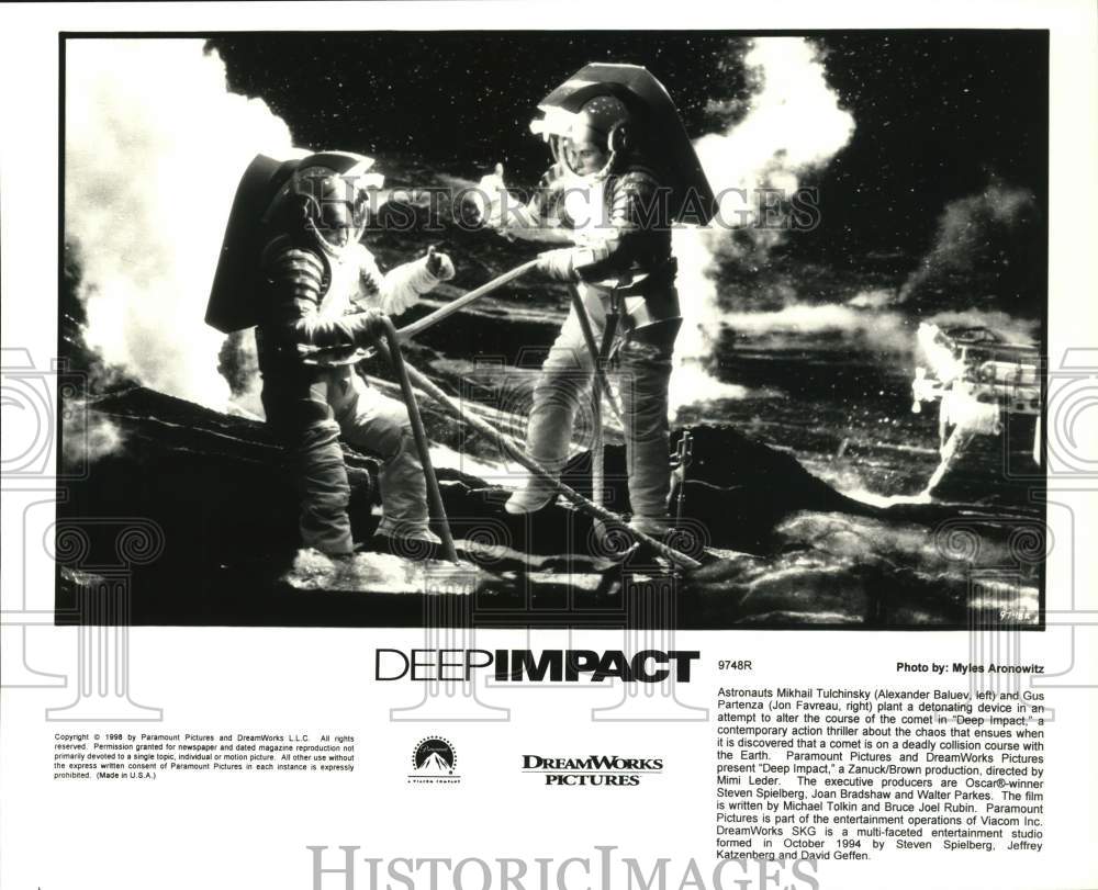 1998 Press Photo &quot;Deep Impact&quot; Movie Scene - hcq33943- Historic Images