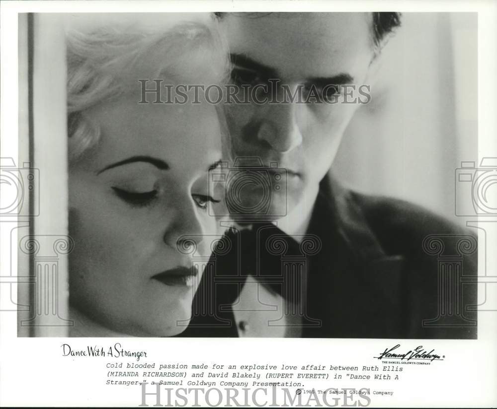 1985 Press Photo Miranda Richardson & Rupert Everett in "Dance With A Stranger."