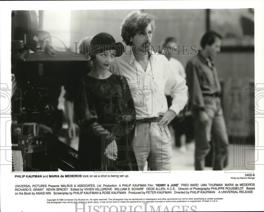 1990 Press Photo Philip Kaufman & Maria de Medeiros on "Henry & June" Movie Set