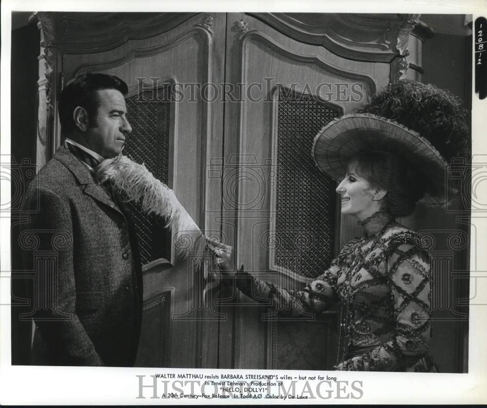 Press Photo Walter Matthau and Barbra Streisand star in "Hello, Dolly!"