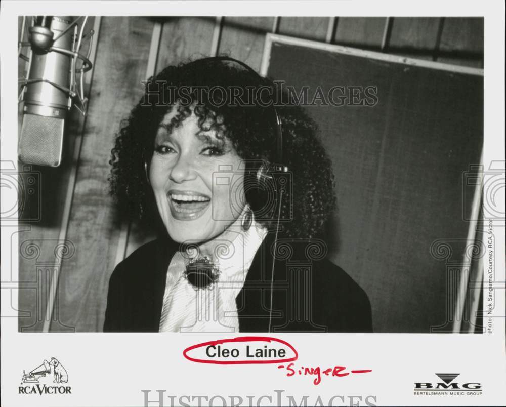 1995 Press Photo Singer Cleo Laine - hcq44987- Historic Images