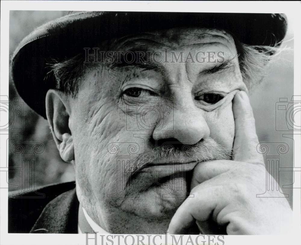 1988 Press Photo Actor Leo McKern in &quot;Rumpole of the Bailey&quot; - hcq45001- Historic Images