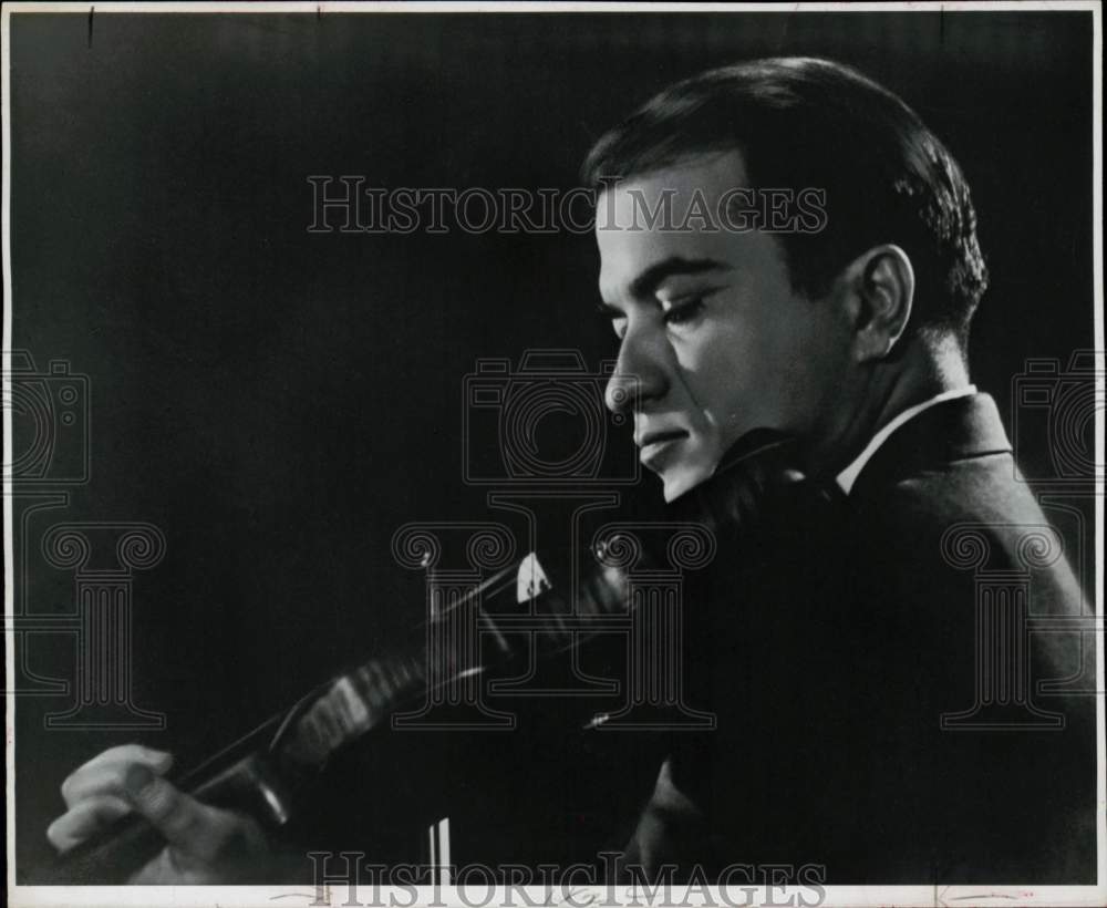 1968 Press Photo Ruggiero Ricci, Violinist - hcq45017- Historic Images