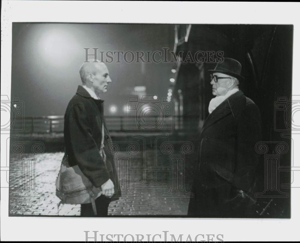 1982 Press Photo Actors Patrick Stewart, Alec Guinness in &quot;Smiley&#39;s People&quot;- Historic Images