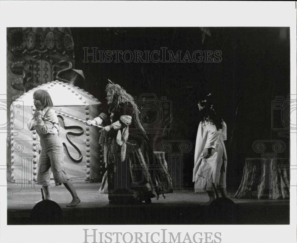 1981 Press Photo Scene from &quot;Hansel and Gretel&quot; by Houston Grand Opera- Historic Images