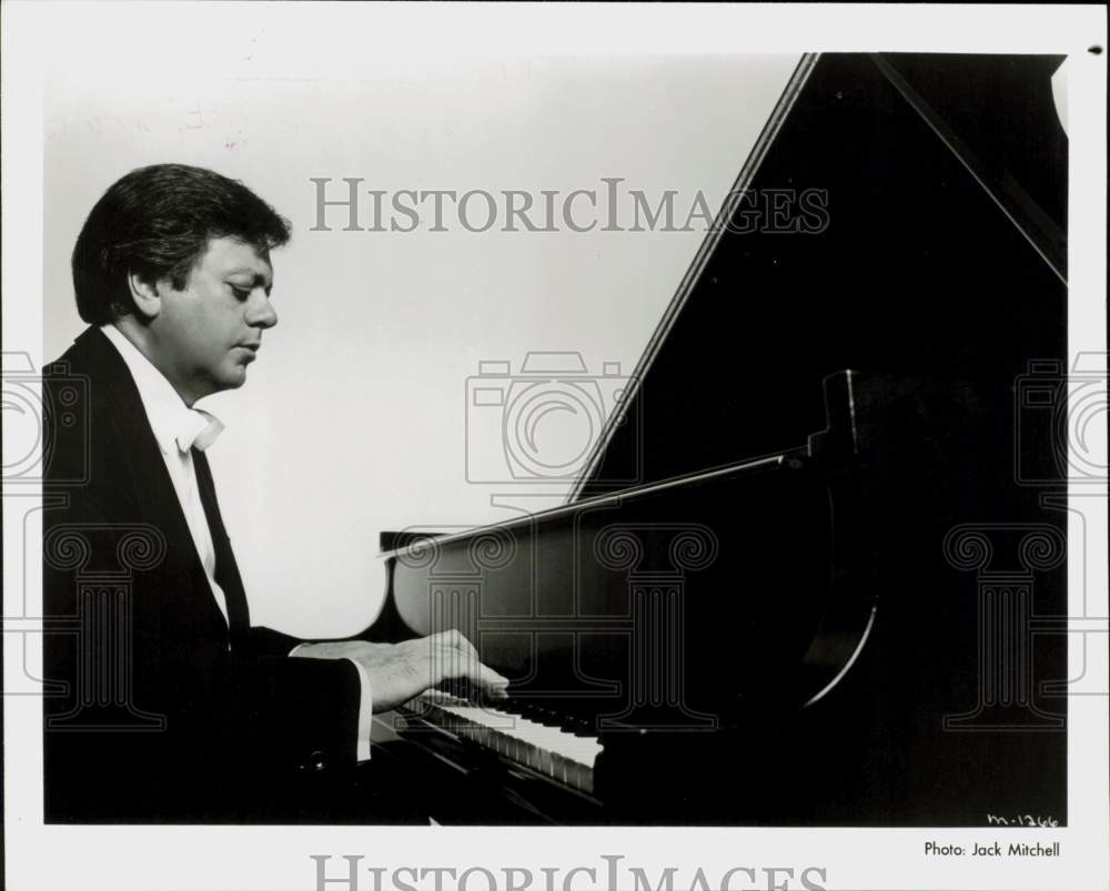 1989 Press Photo Pianist-Conductor Philippe Entremont - hcq45132- Historic Images